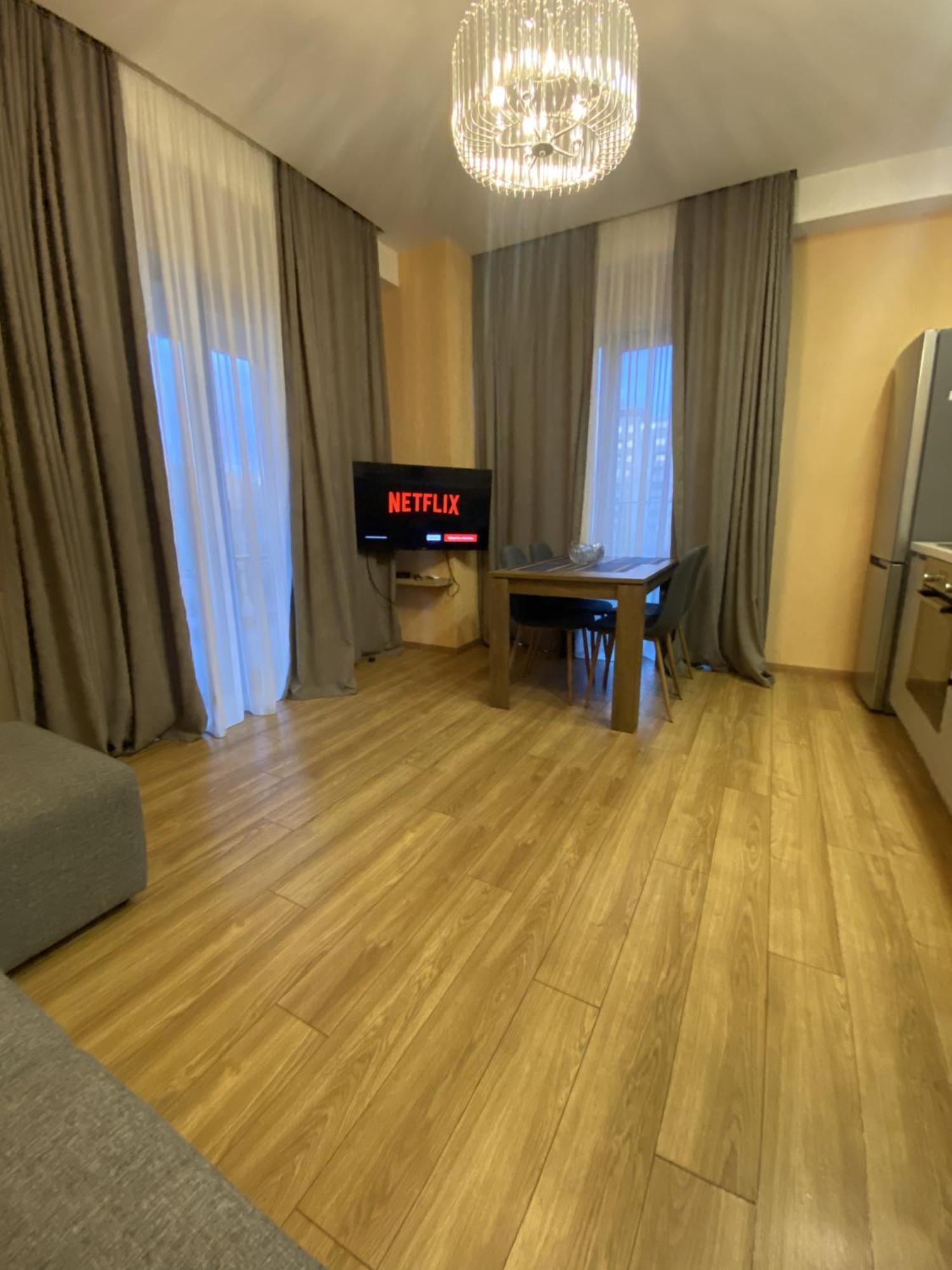 Old View Apartment *