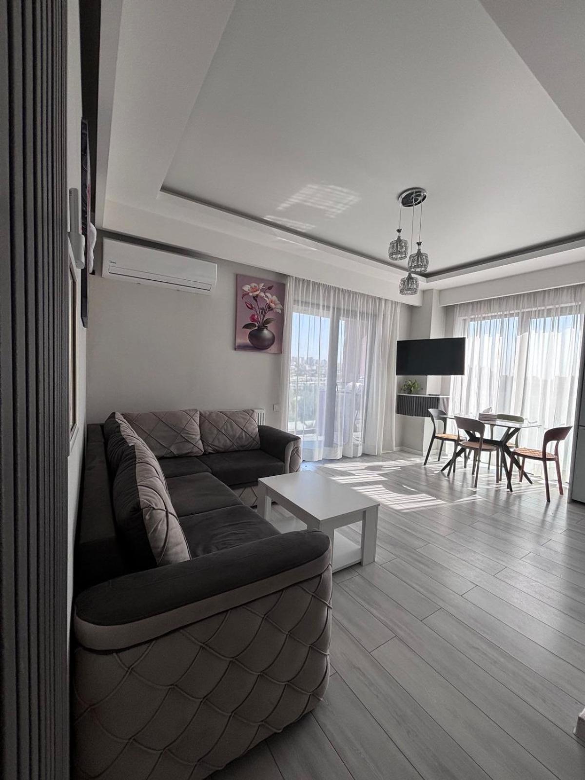 Old View Apartment *